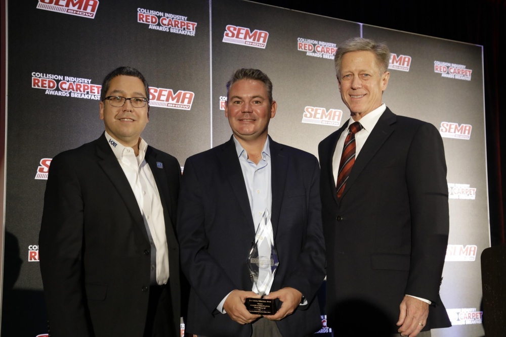 Schaefer Autobody Centers receives an I-CAR award